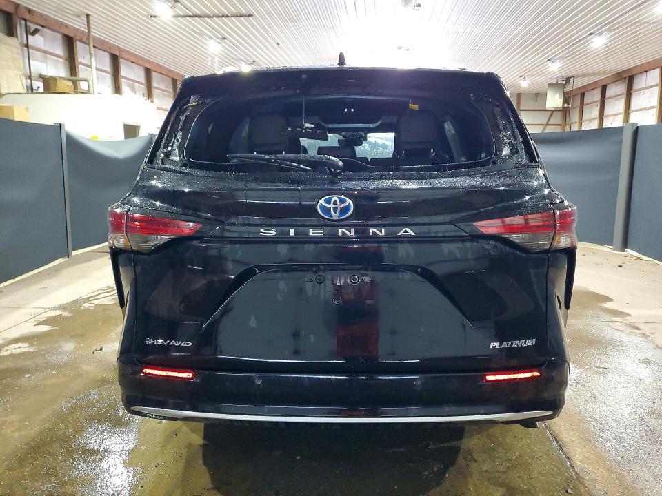 2025 Toyota Sienna Platinum 7-passenger