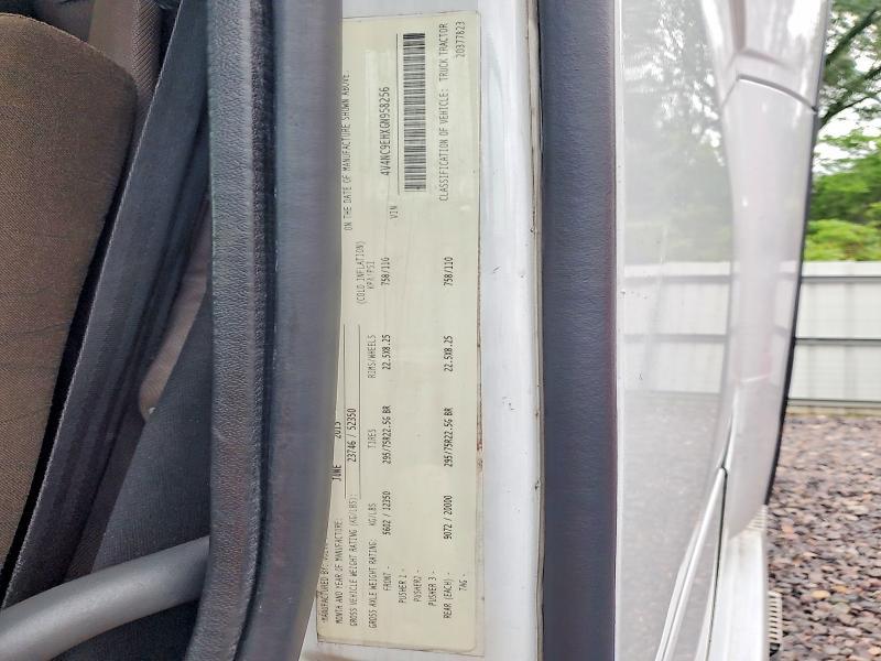 2016 Volv O VNL Semi Truck