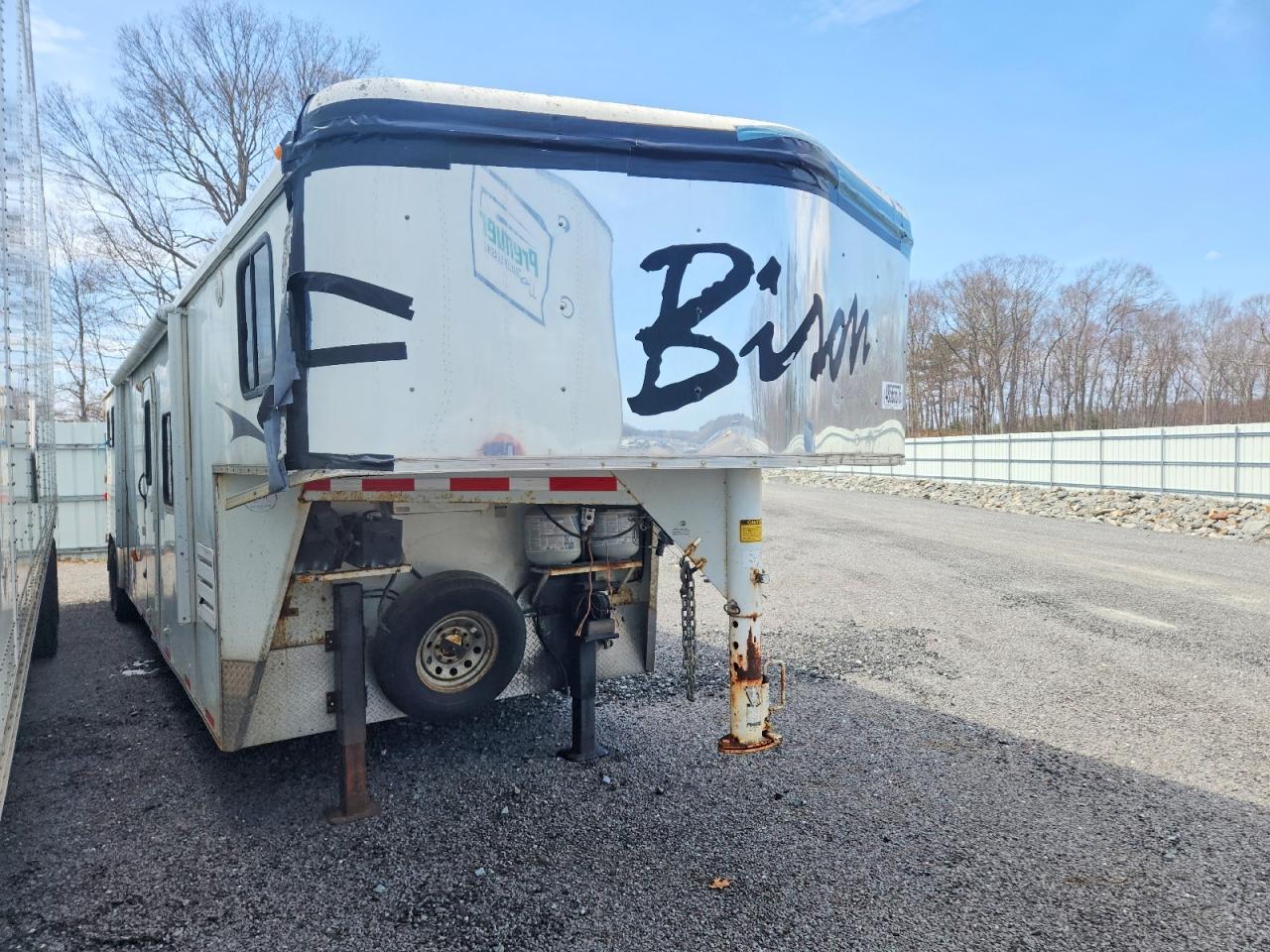 2013 Bision 83141E Horse Trailer