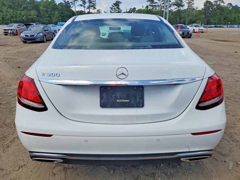 2017 Mercedes-Benz E 300