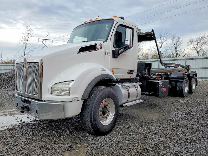 2020 Kenworth Construction T880