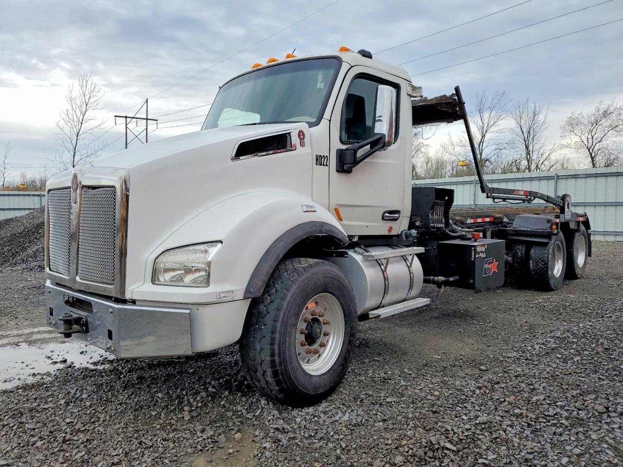 2020 Kenworth Construction T880