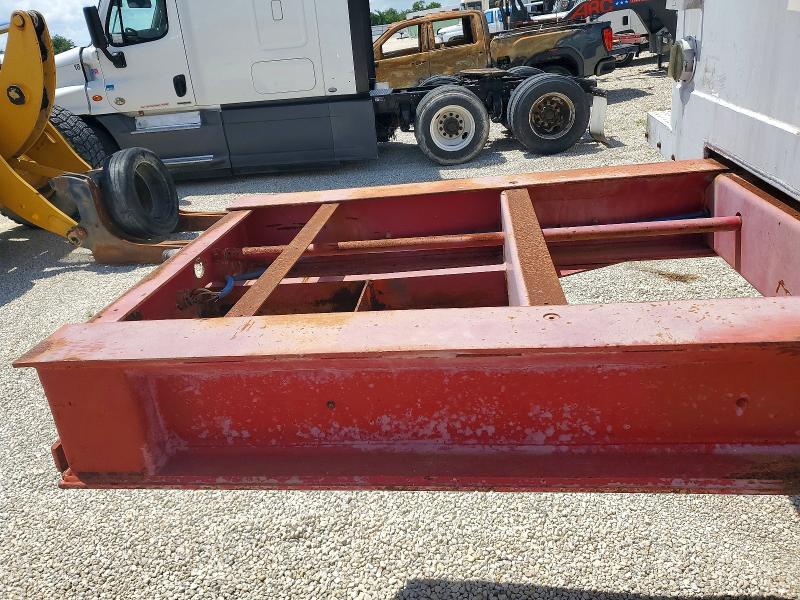 2004 East Manufacturing Heavy Duty Trucks