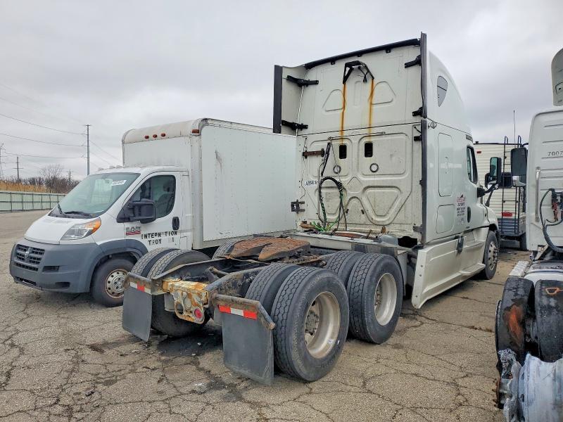 2016 Freigliner 2016 Freightliner Cascadia 125 Semi Truck