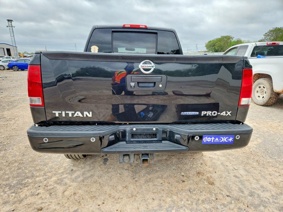 2013 Nissan Titan sv