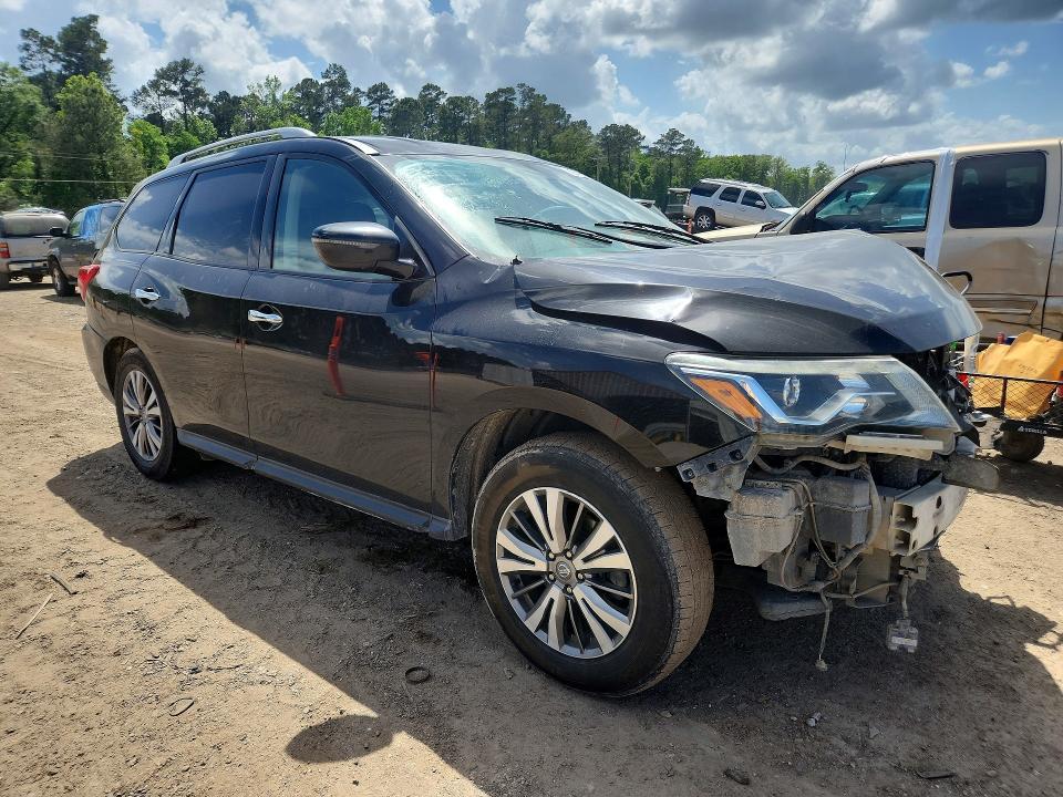 2020 Nissan Pathfinder sv