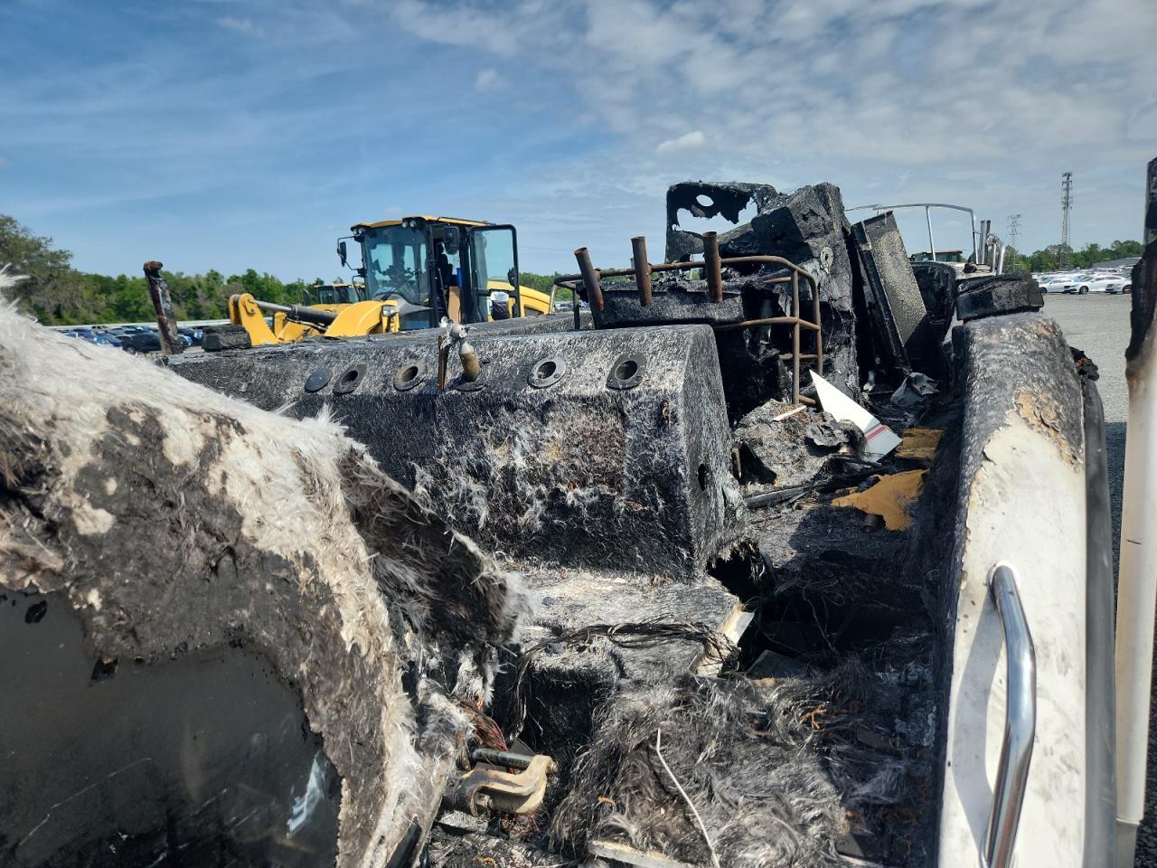 2001 Boston Whaler 26 Outrage-Boat