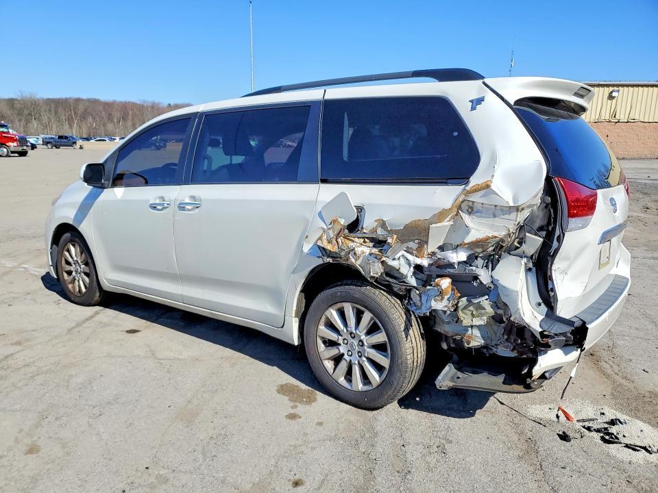 2012 Toyota Sienna Limited 7-passenger