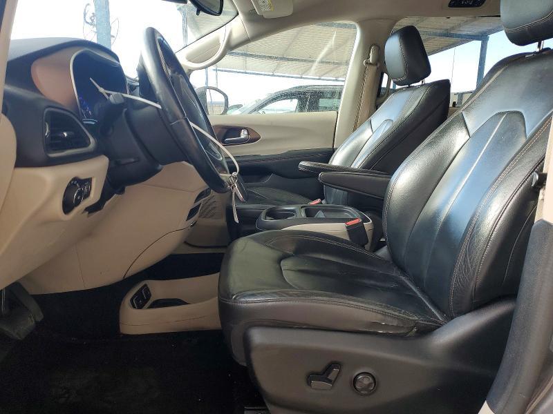 2017 Chrysler Pacifica Touring l