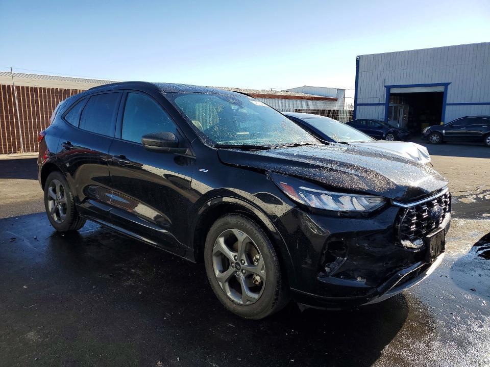 2023 Ford Escape st Line