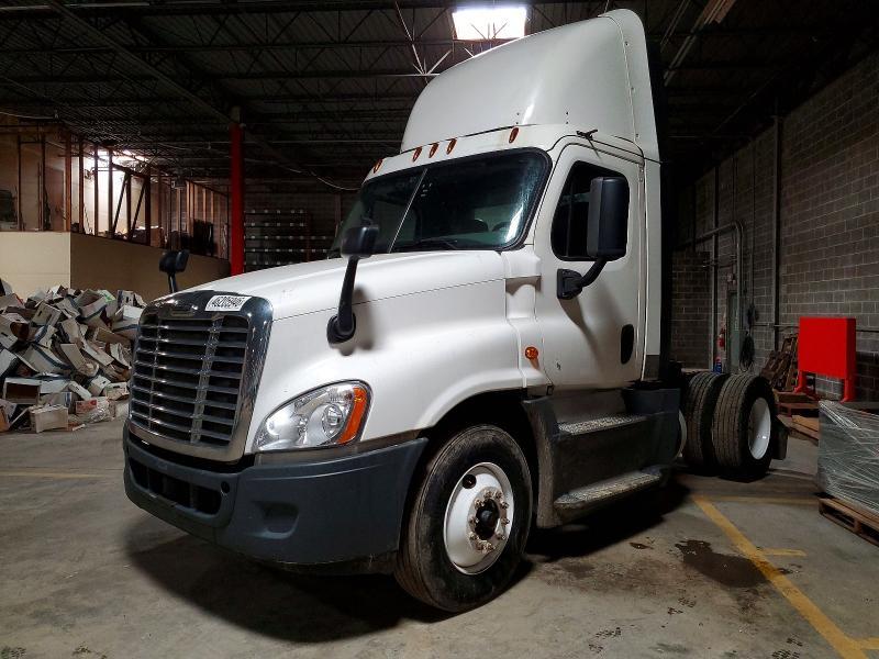 2016 Freightliner Cascadia 125 Semi Truck