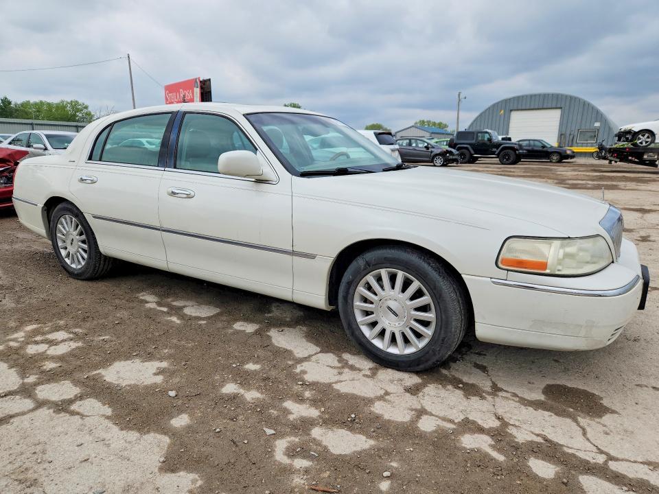 2004 Lincoln Town car Ultimate