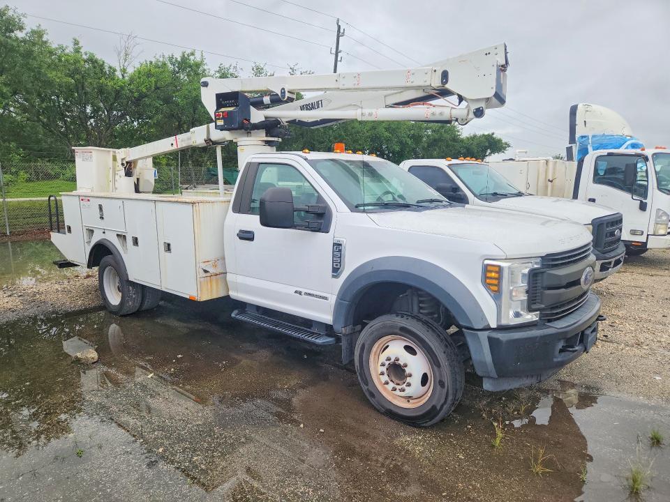 2019 Ford F550 Super Duty Bucket Truck