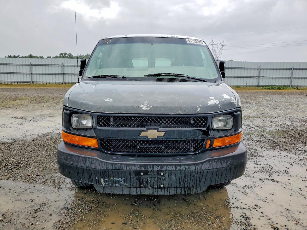 2010 Chevrolet Express G2500 LS