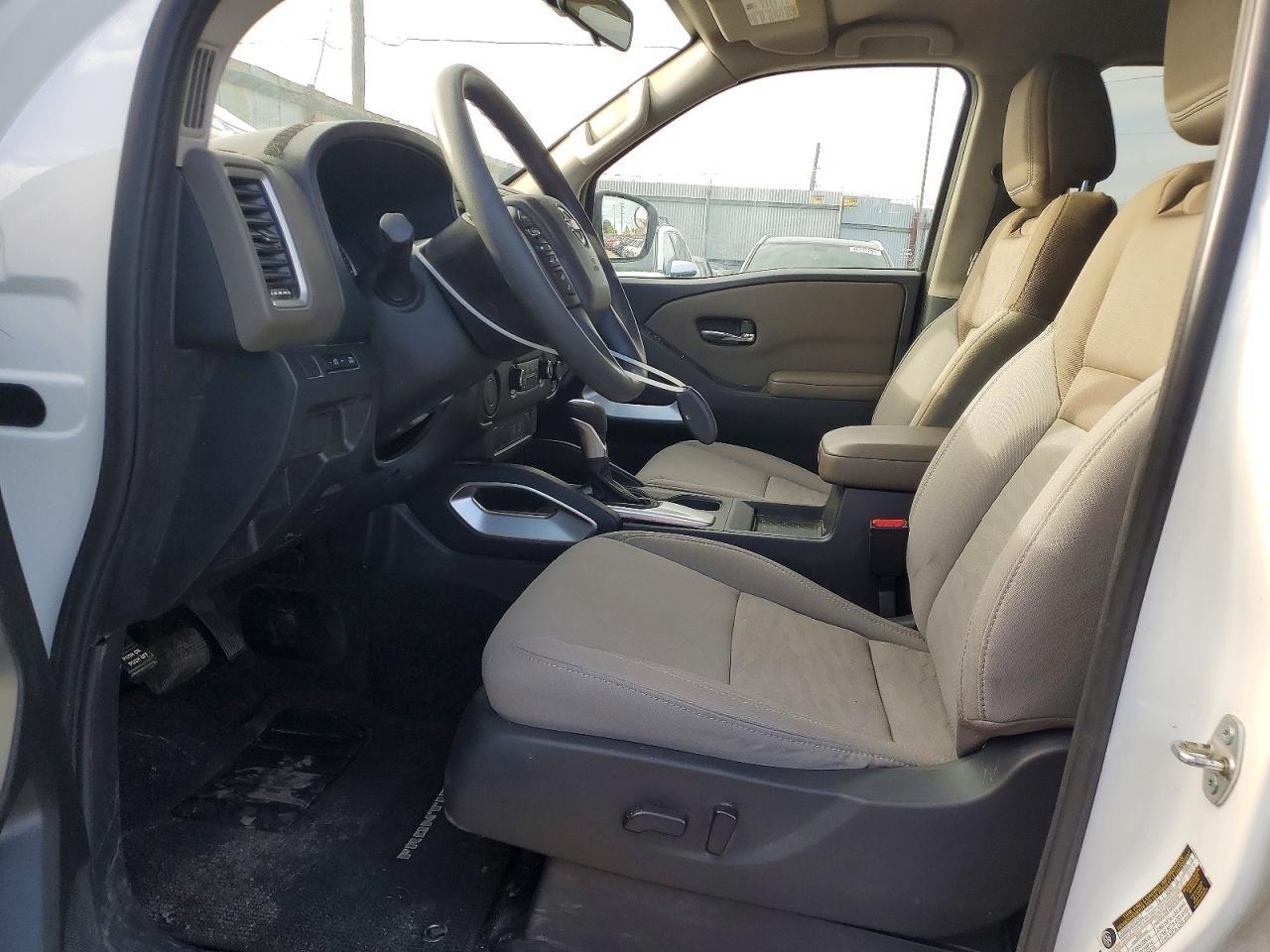 2024 Nissan Frontier SV