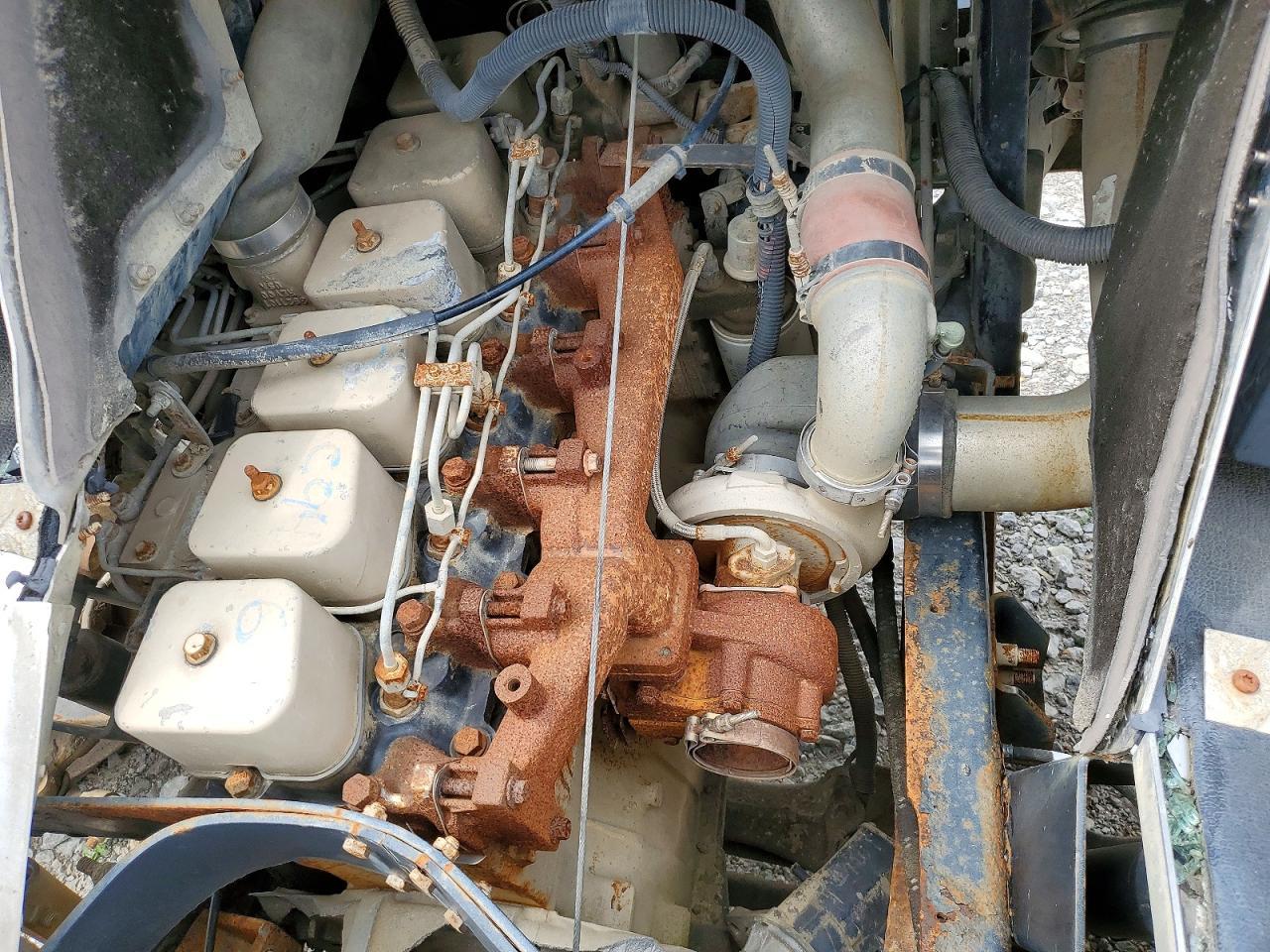 1999 Freigliner Chassis M Line