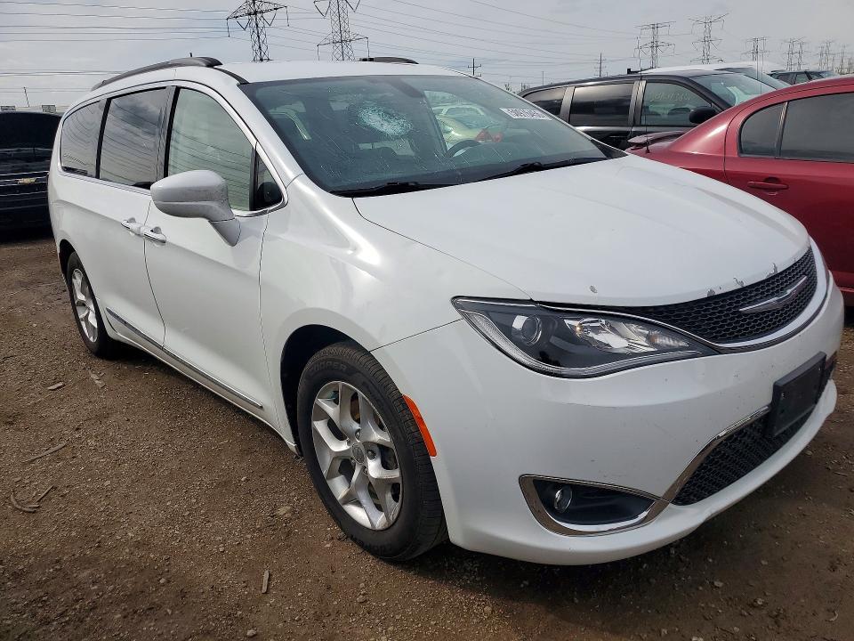 2017 Chrysler Pacifica Touring l