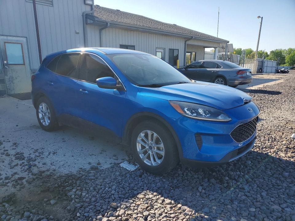 2020 Ford Escape se