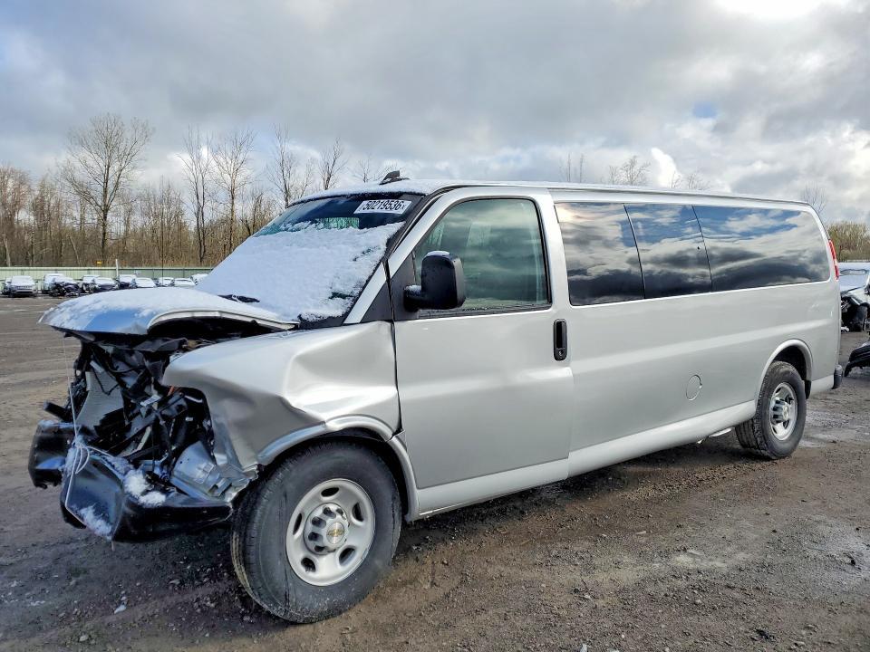 2025 Chevrolet Express G3500 LS