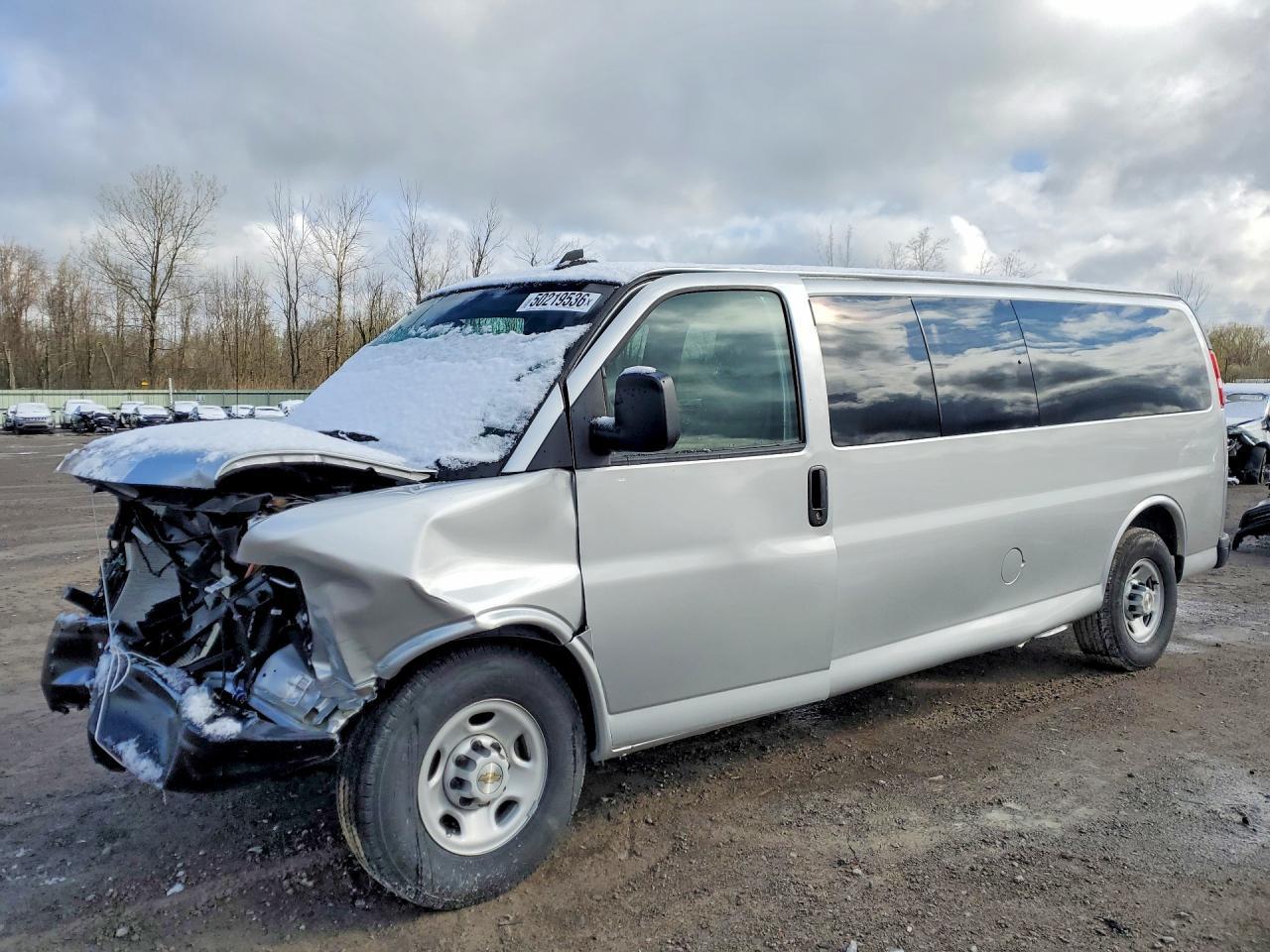 2025 Chevrolet Express G3500 LS