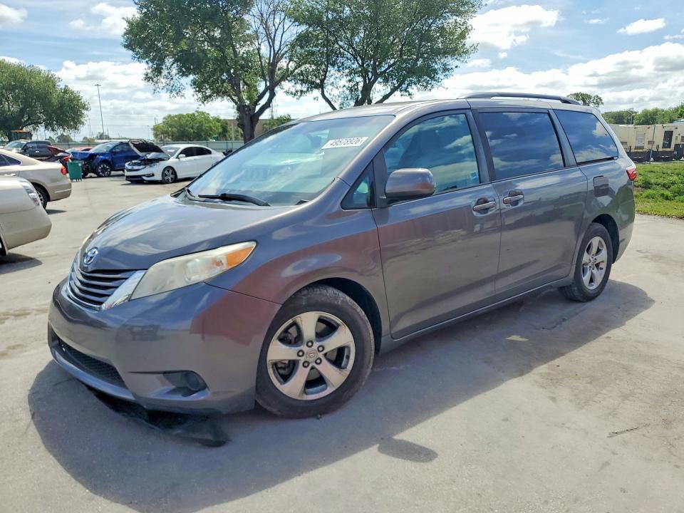 2015 Toyota Sienna le