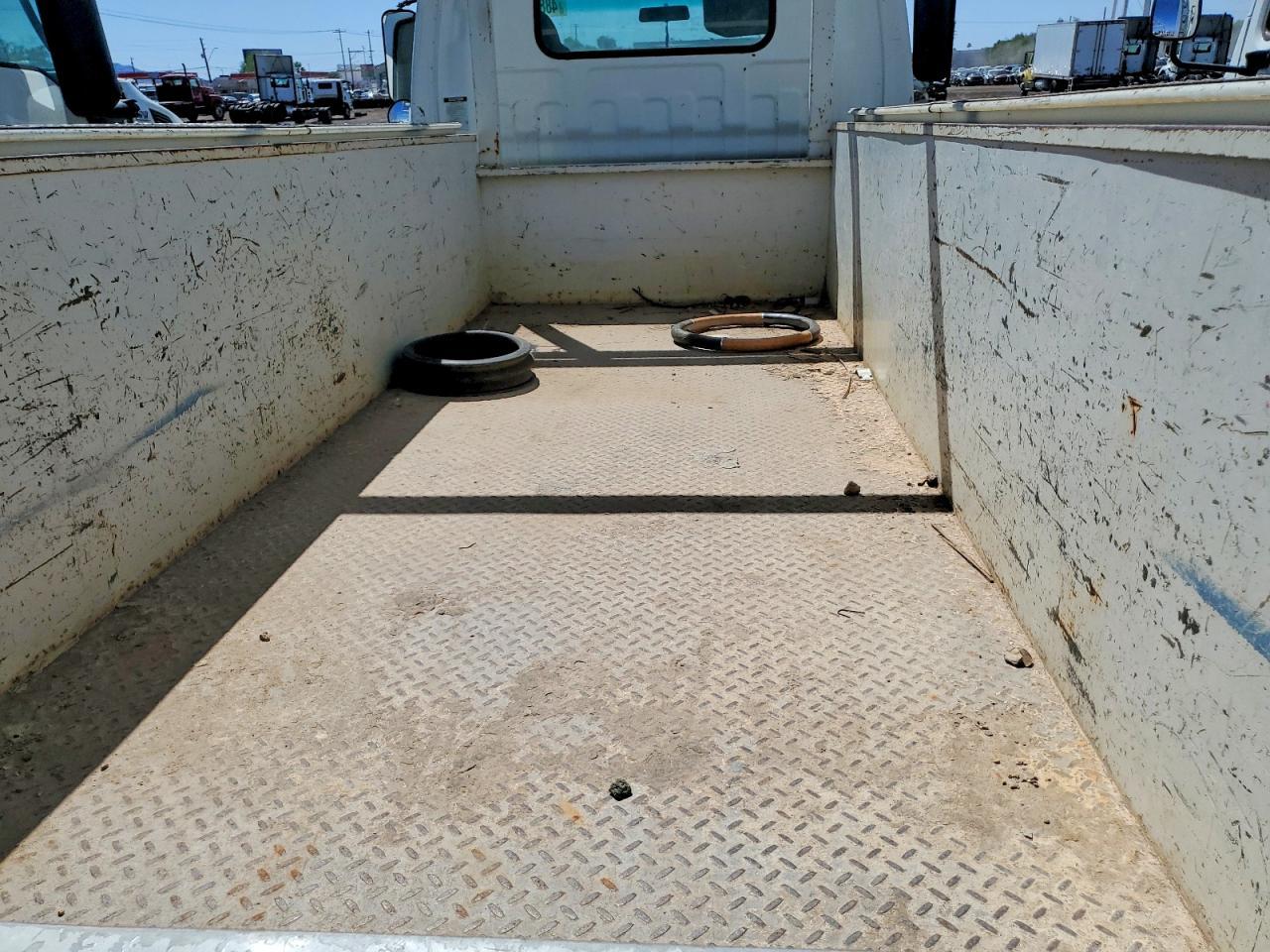 2004 Isuzu NPR Utility / Service Truck