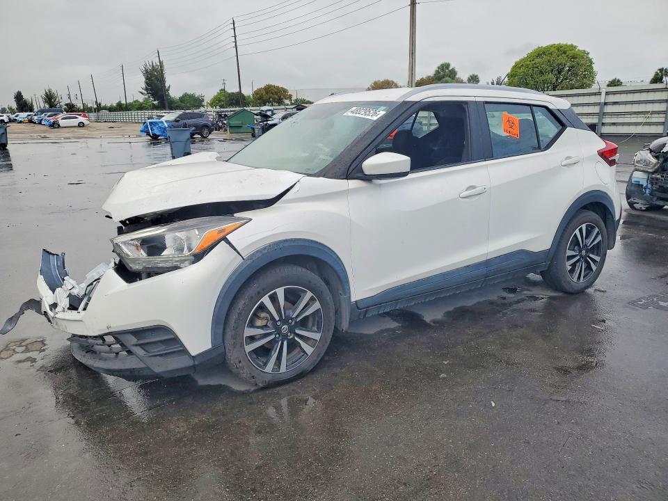 2018 Nissan Kicks sv