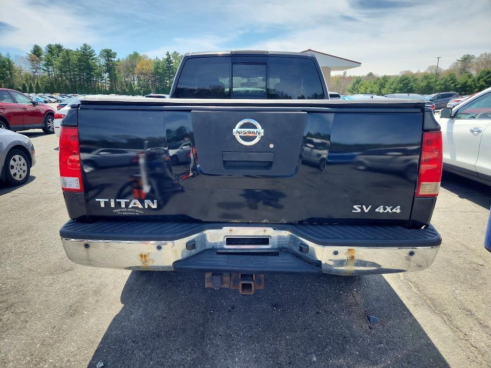 2011 Nissan Titan SV