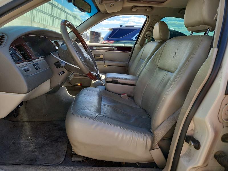 2004 Lincoln Town car Ultimate