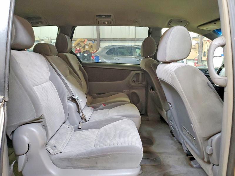 2007 Toyota Sienna ce 7-passenger
