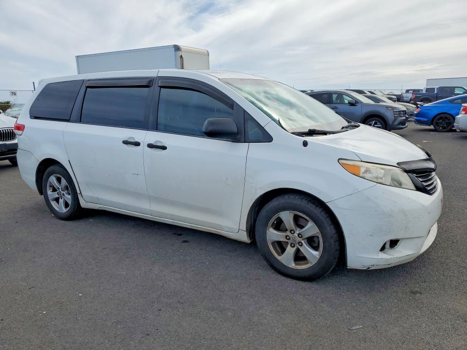2013 Toyota Sienna l 7-passenger