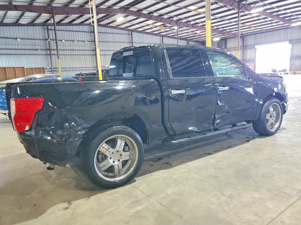 2020 Nissan Titan SV