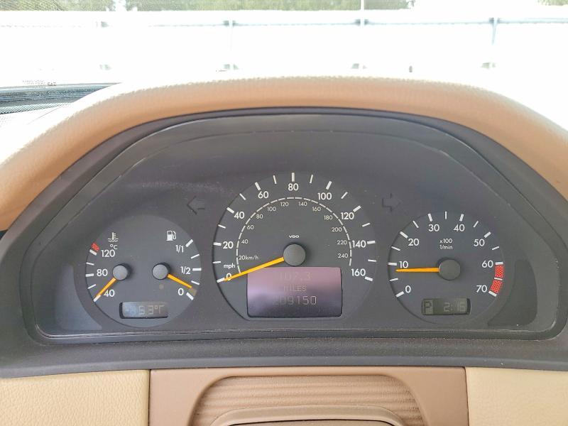 2001 Mercedes-Benz E 320