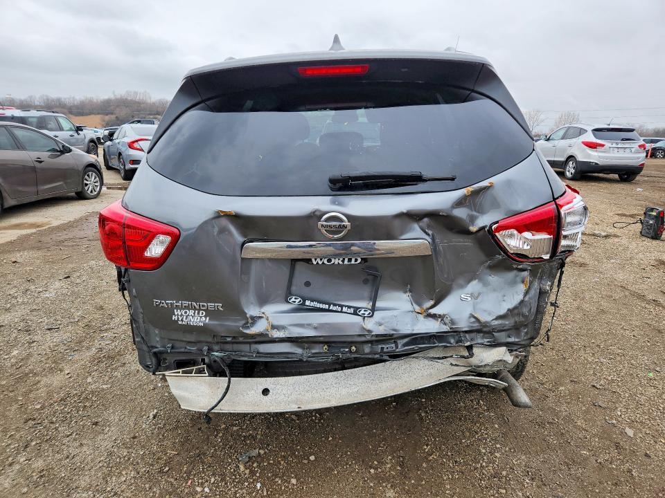 2020 Nissan Pathfinder sv