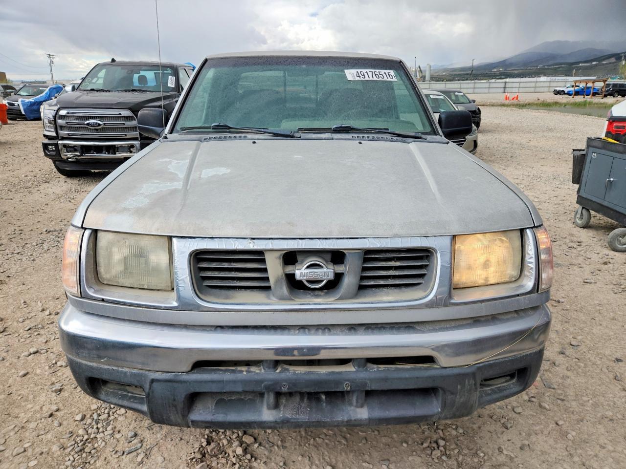 2000 Nissan Frontier XE