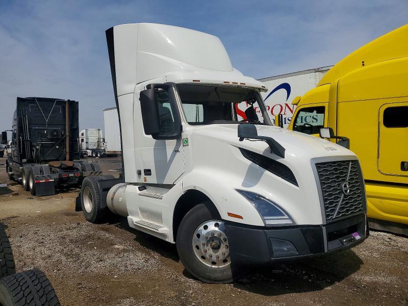 2021 Volv O VNL Semi Truck