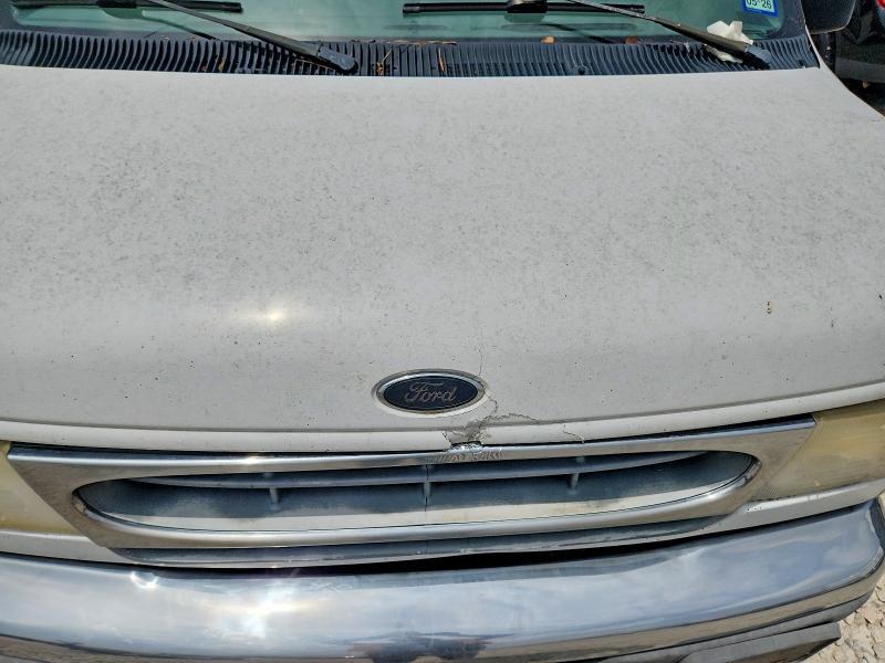 2001 Ford Econoline E350 Super Duty Wagon