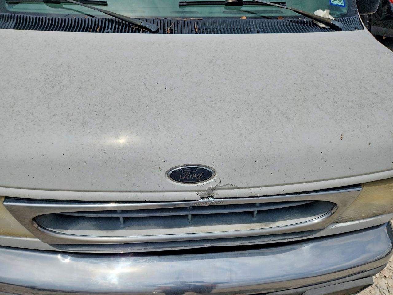 2001 Ford Econoline E350 Super Duty Wagon