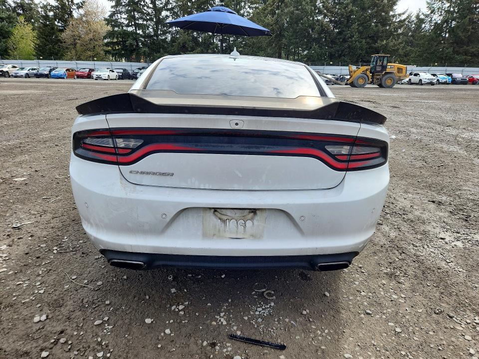 2018 Dodge Charger r