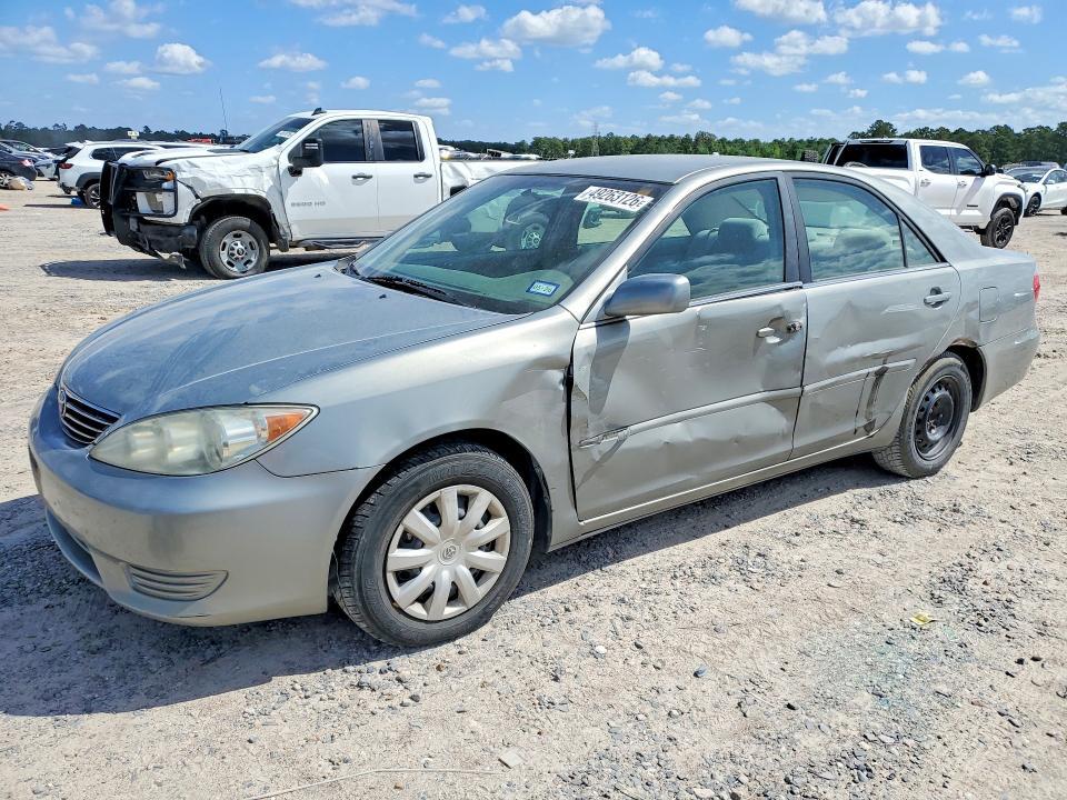2005 Toyota Camry le