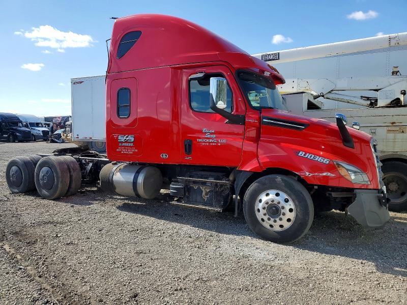 2022 Freigliner Cascadia 126