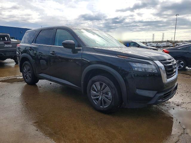 2025 Nissan Pathfinder s