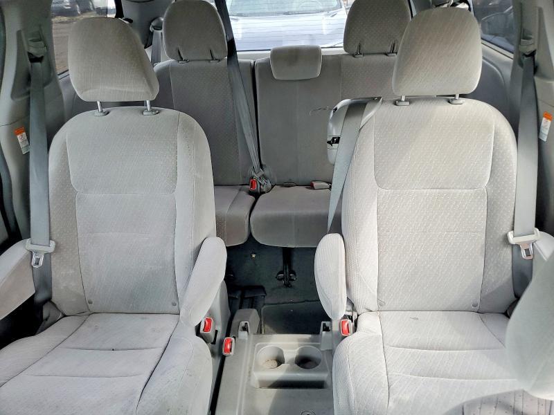 2018 Toyota Sienna le