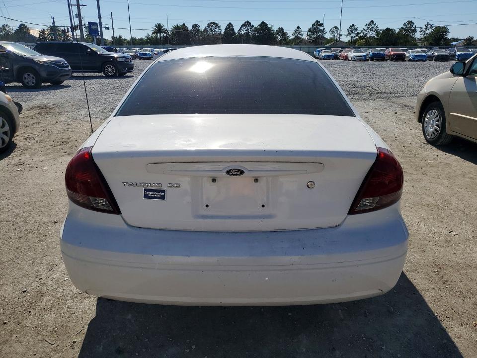 2005 Ford Taurus se