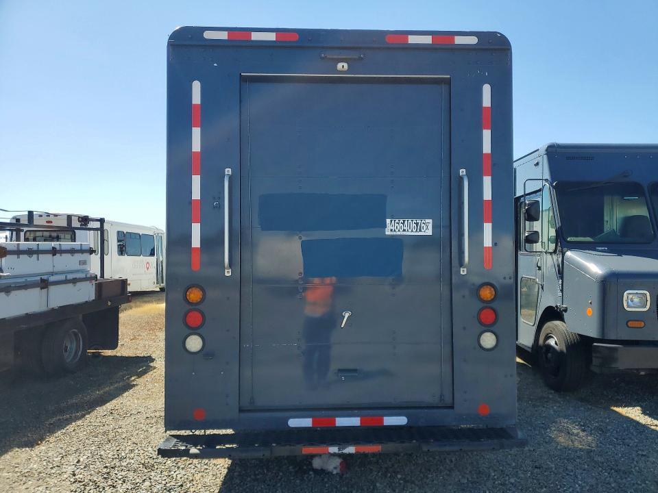2020 Freightliner MT45G Chassis Delivery Truck