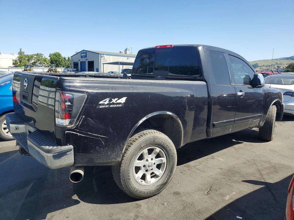 2004 Nissan Titan XE