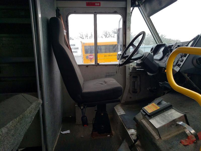 2015 Freigliner 2015 Freightliner MT45G Chassis Delivery Truck