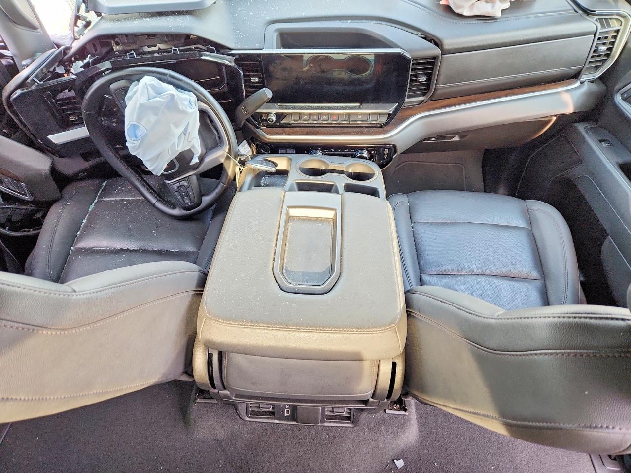 2025 GMC Sierra K1500 SLT