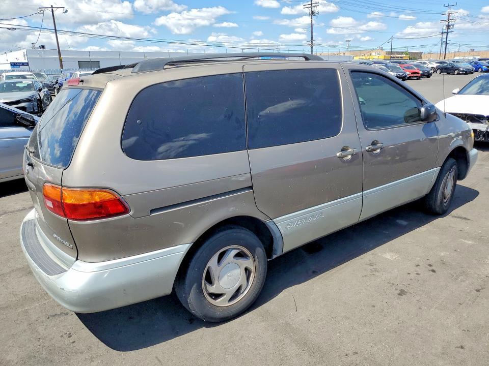 1998 Toyota Sienna