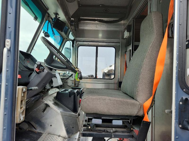 2020 Freightliner MT45G Chassis Delivery Truck